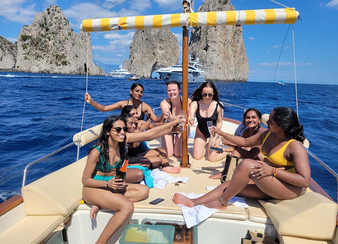 Capri boat tours Private boat trip with sailor